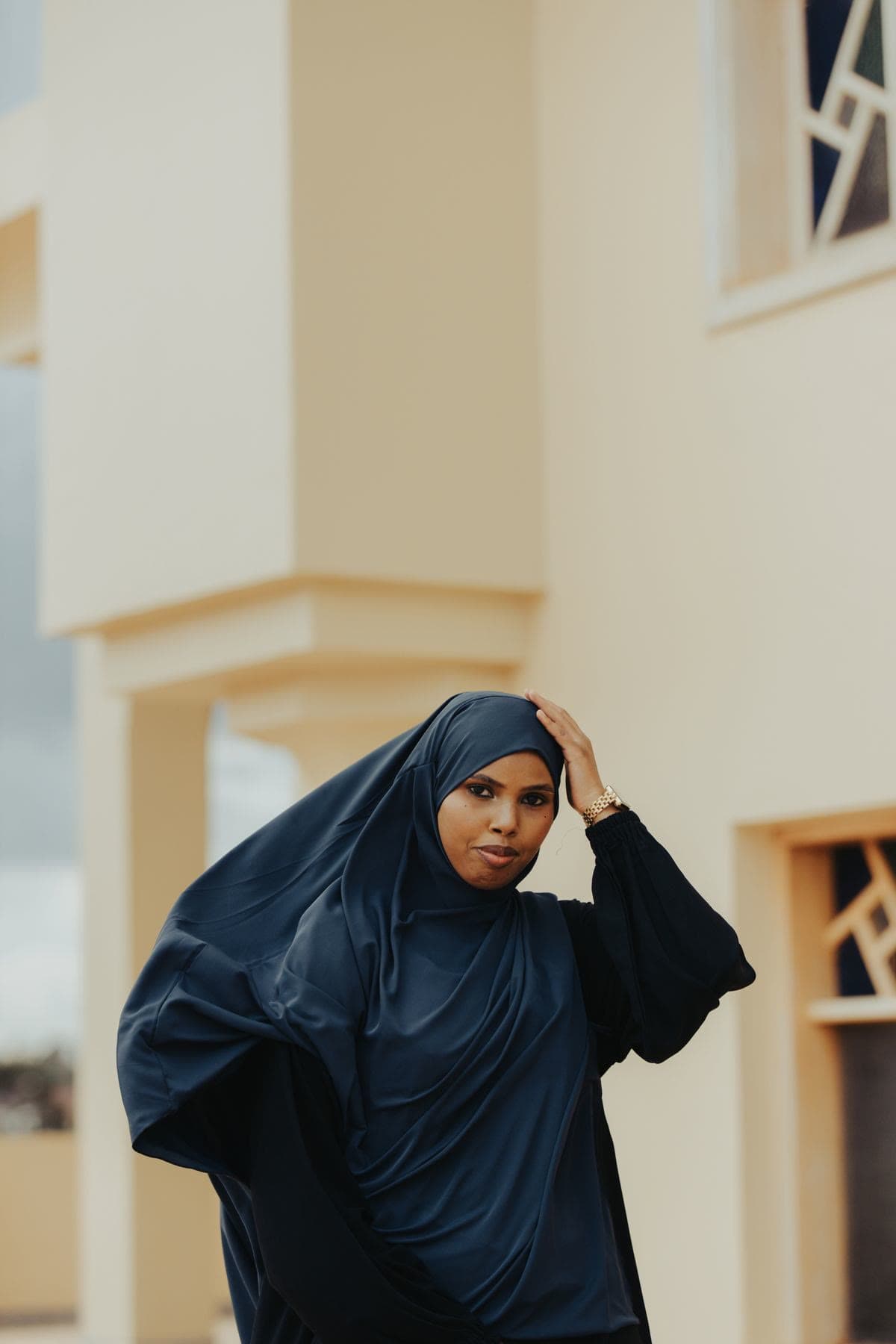 عباية أصيل الأسود